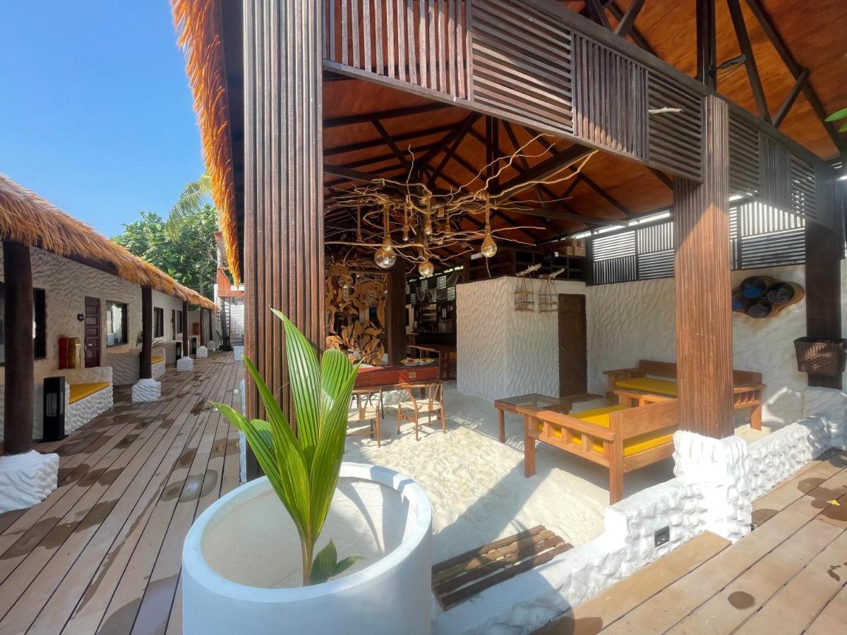 Atholhu Residence Fehendhoo Bagian luar foto