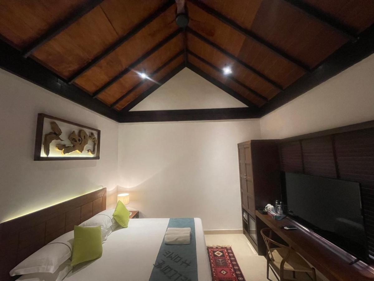 Atholhu Residence Fehendhoo Bagian luar foto