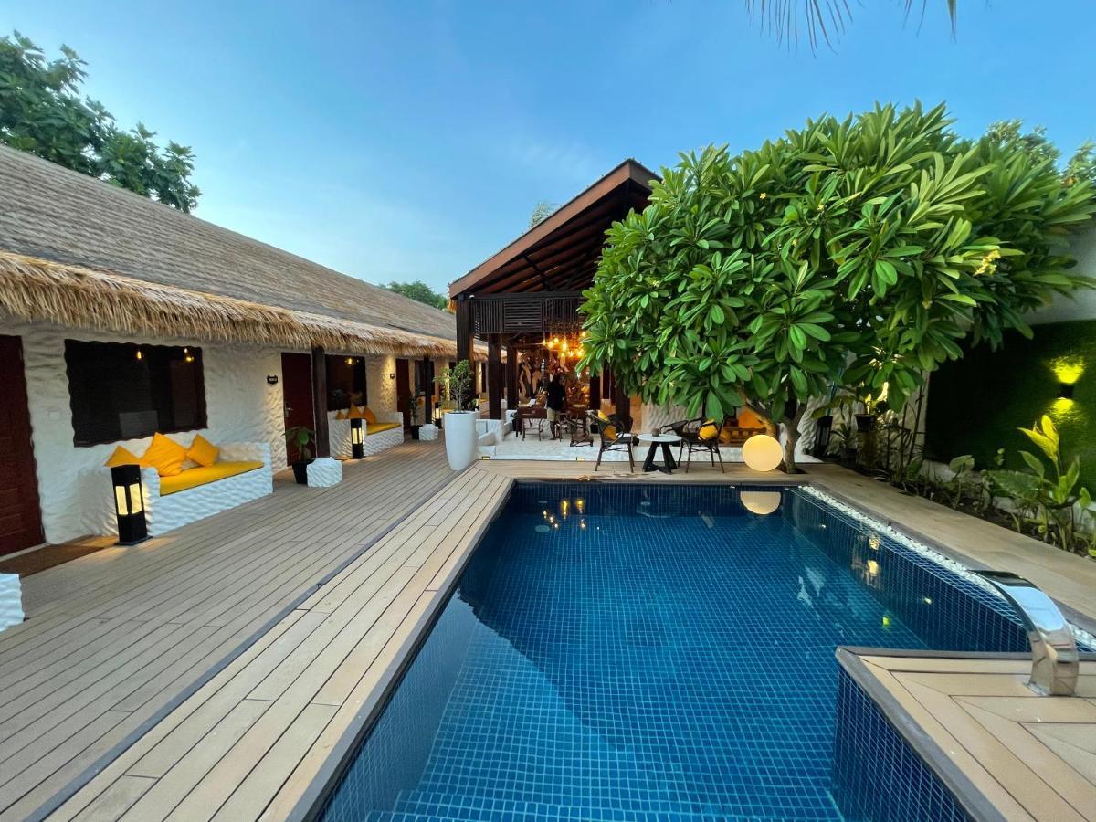 Atholhu Residence Fehendhoo Bagian luar foto