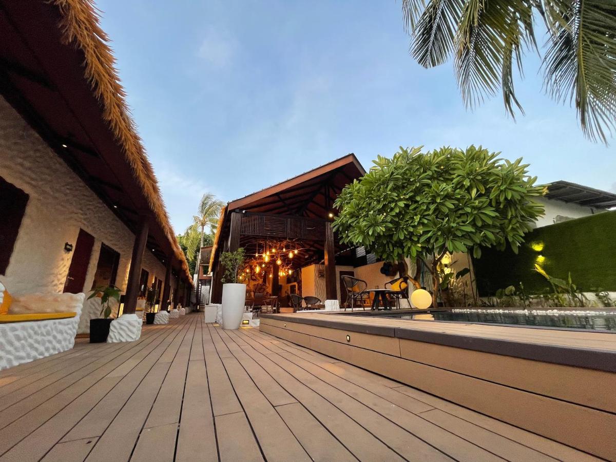 Atholhu Residence Fehendhoo Bagian luar foto
