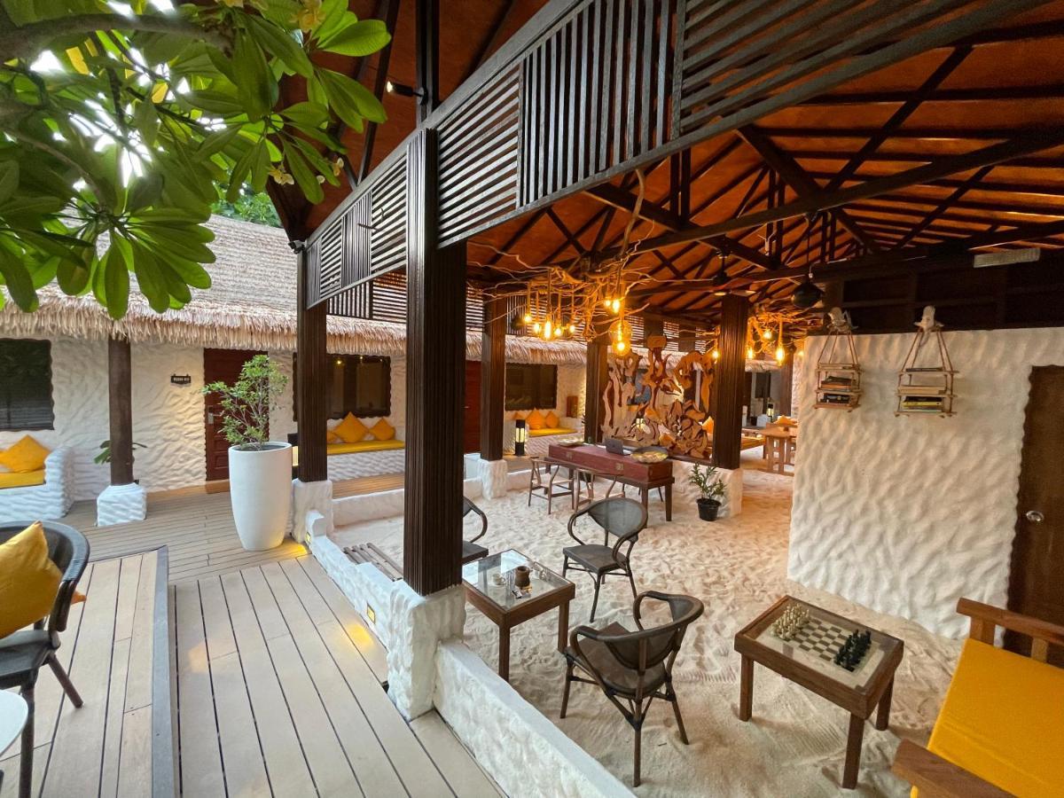 Atholhu Residence Fehendhoo Bagian luar foto