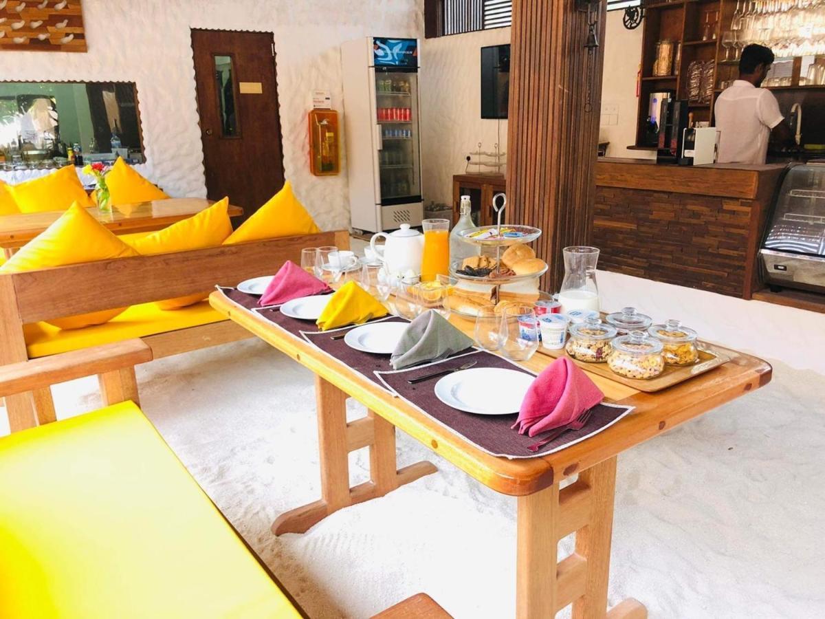 Atholhu Residence Fehendhoo Bagian luar foto