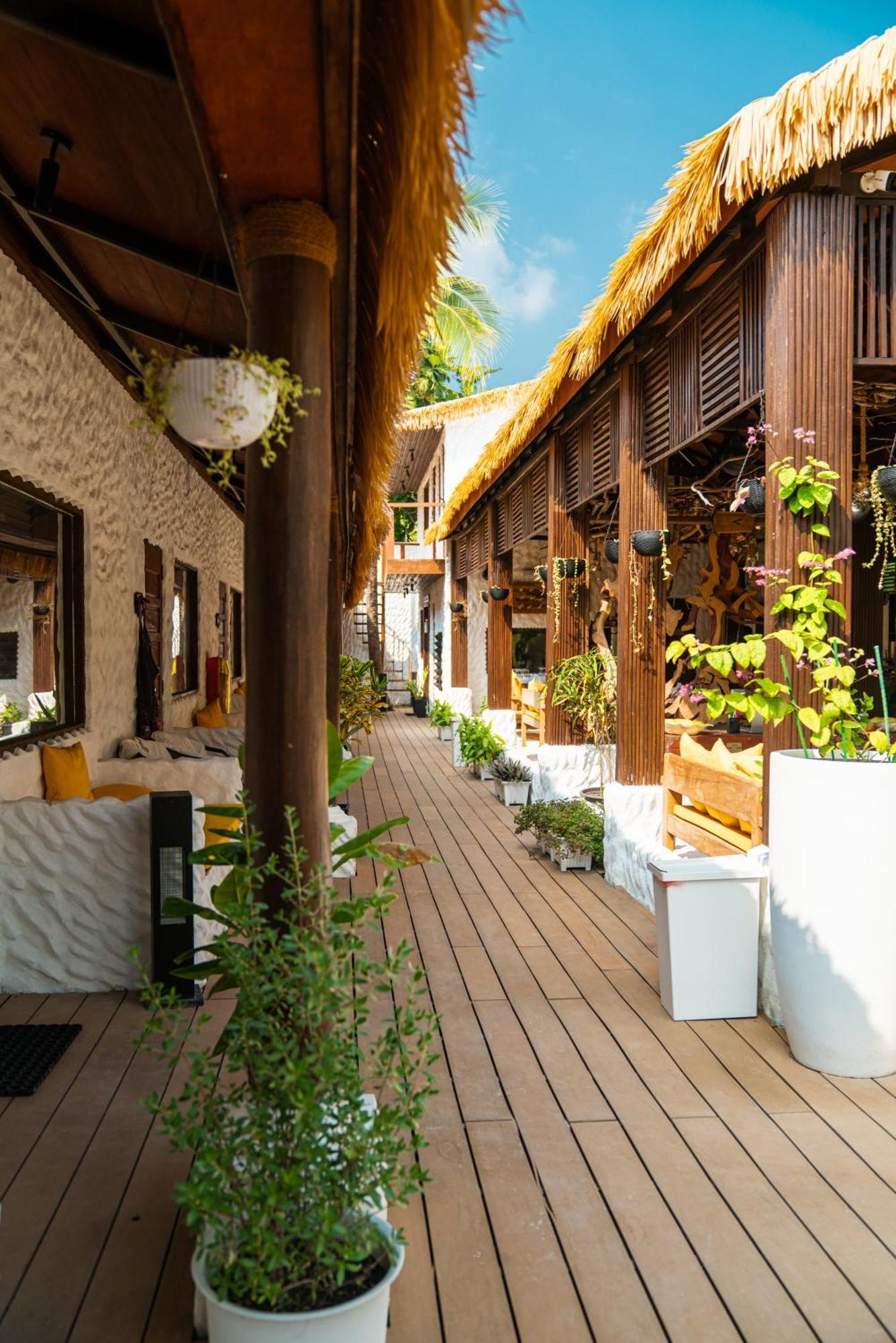 Atholhu Residence Fehendhoo Bagian luar foto
